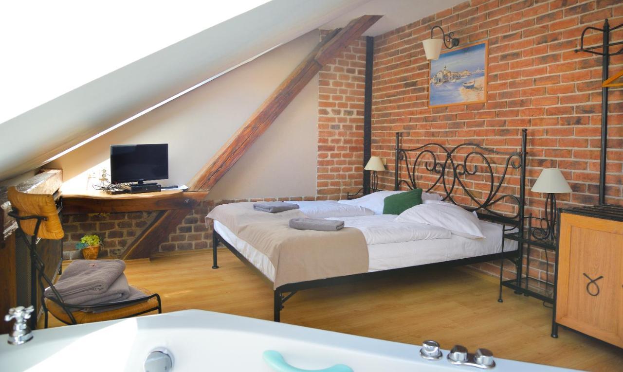 Hotel Via Ironia Vysoké Mýto Kültér fotó