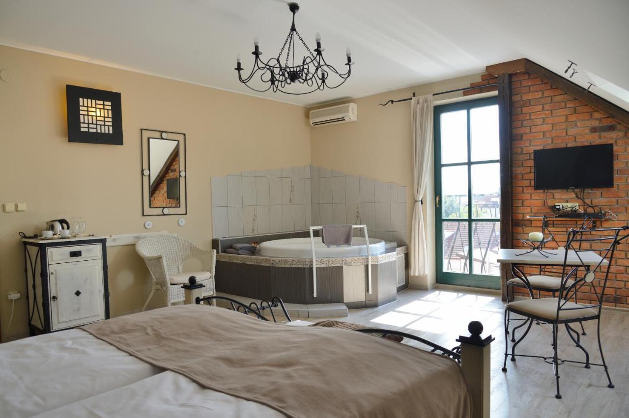 Hotel Via Ironia Vysoké Mýto Kültér fotó
