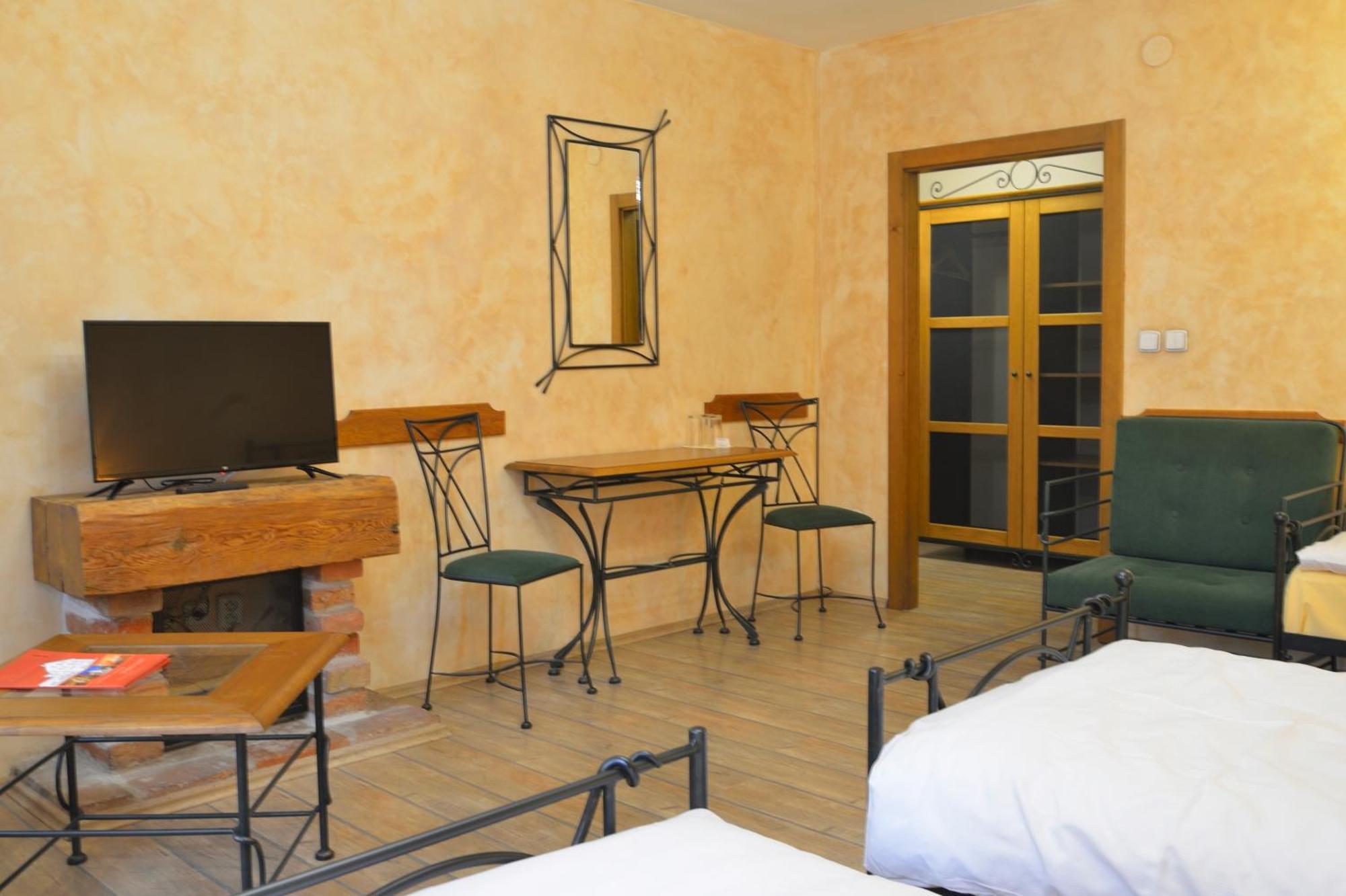 Hotel Via Ironia Vysoké Mýto Kültér fotó