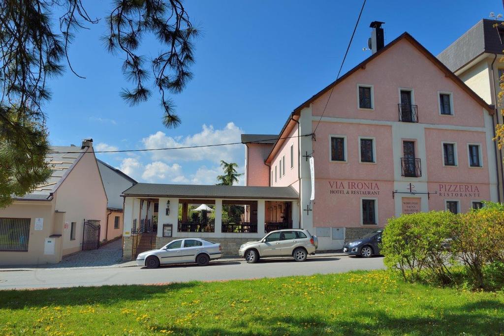 Hotel Via Ironia Vysoké Mýto Kültér fotó
